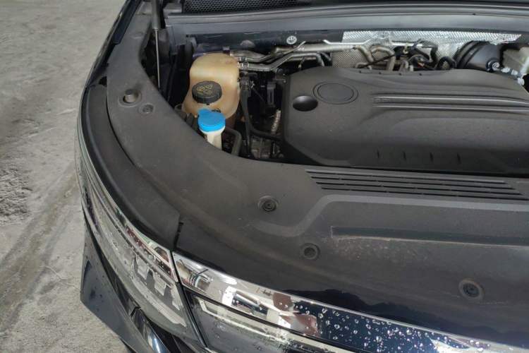 Used Roewe iMAX8 2021 400TGI Supreme Series Prestige Edition Engine Bay Right