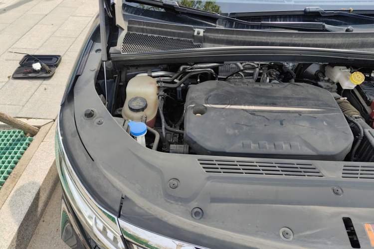 Used Roewe iMAX8 2021 400TGI Supreme Series Prestige Edition Engine Bay Right