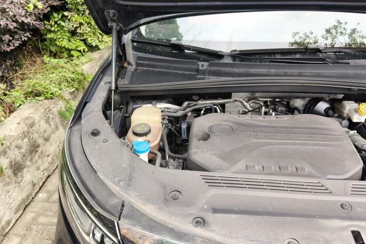 Used Roewe iMAX8 2021 400TGI Flagship Edition Engine Bay Right