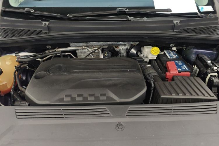 Used Roewe iMAX8 2021 400TGI Supreme Series Ultimate Edition Engine Bay