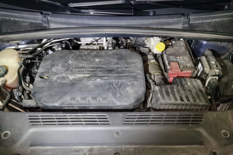 Used Roewe iMAX8 2021 400TGI Supreme Series Ultimate Edition Engine Bay