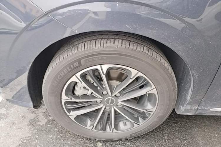 Used Roewe iMAX8 2021 400TGI Supreme Series Prestige Edition Exterior 4
