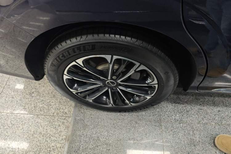 Used Roewe iMAX8 2021 400TGI Supreme Series Ultimate Edition Exterior 5
