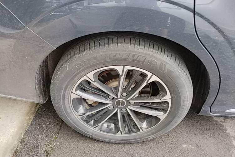 Used Roewe iMAX8 2021 400TGI Supreme Series Prestige Edition Exterior 5
