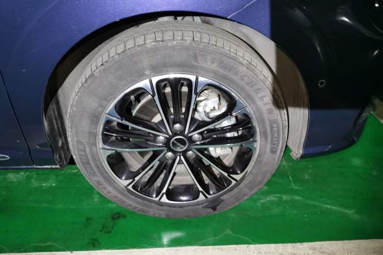 Used Roewe iMAX8 2021 400TGI Supreme Series Ultimate Edition Exterior 7