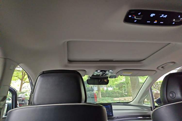 Used Roewe iMAX8 2021 400TGI Supreme Series Prestige Edition Headliner