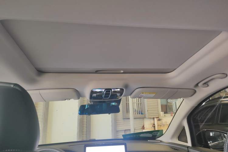Used Roewe iMAX8 2021 400TGI Supreme Series Prestige Edition Headliner