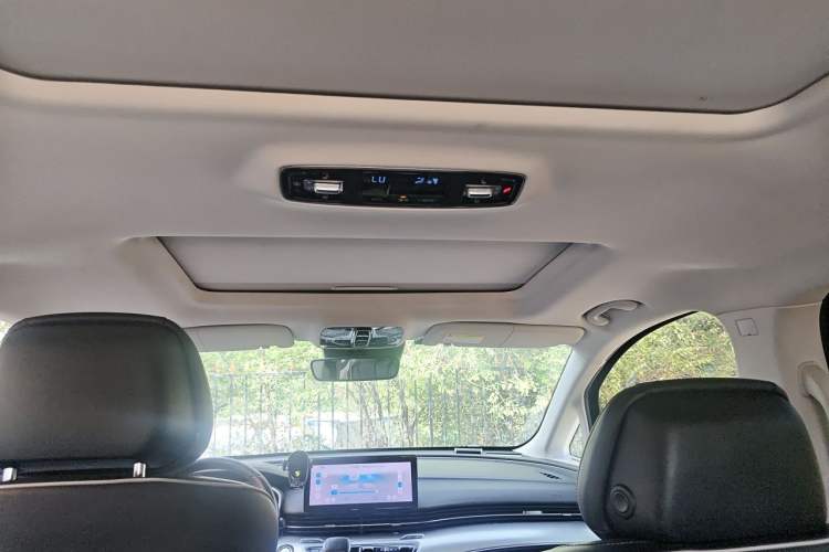 Used Roewe iMAX8 2021 400TGI Supreme Series Prestige Edition Headliner