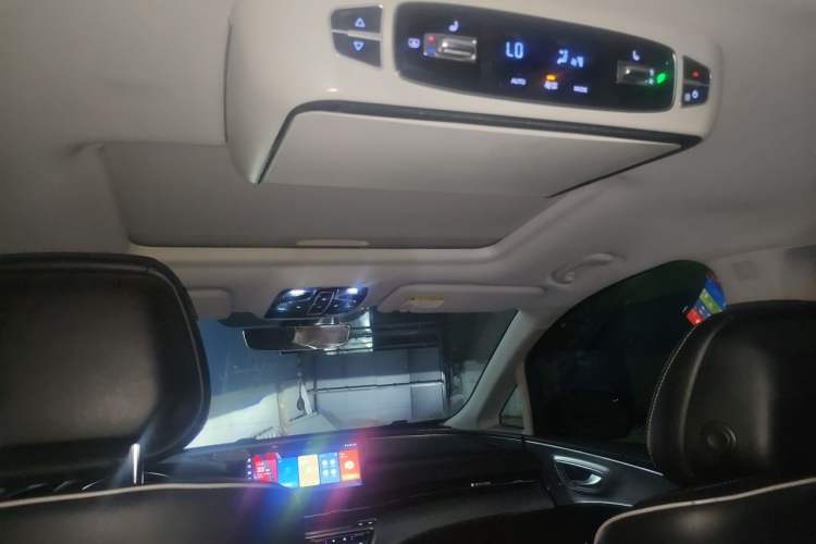 Used Roewe iMAX8 2021 400TGI Supreme Series Lu Zun Edition Headliner