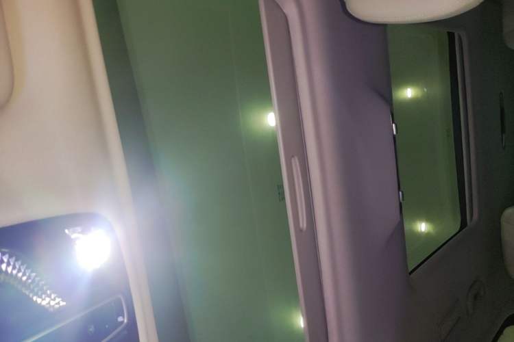 Used Roewe iMAX8 2021 400TGI Supreme Series Prestige Edition Headliner