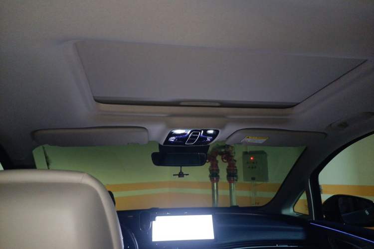 Used Roewe iMAX8 2021 400TGI Supreme Series Prestige Edition Headliner