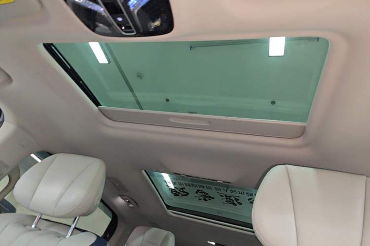 Used Roewe iMAX8 2021 400TGI Supreme Series Prestige Edition Headliner
