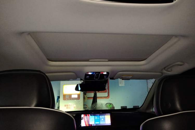 Used Roewe iMAX8 2021 400TGI Supreme Series Prestige Edition Headliner