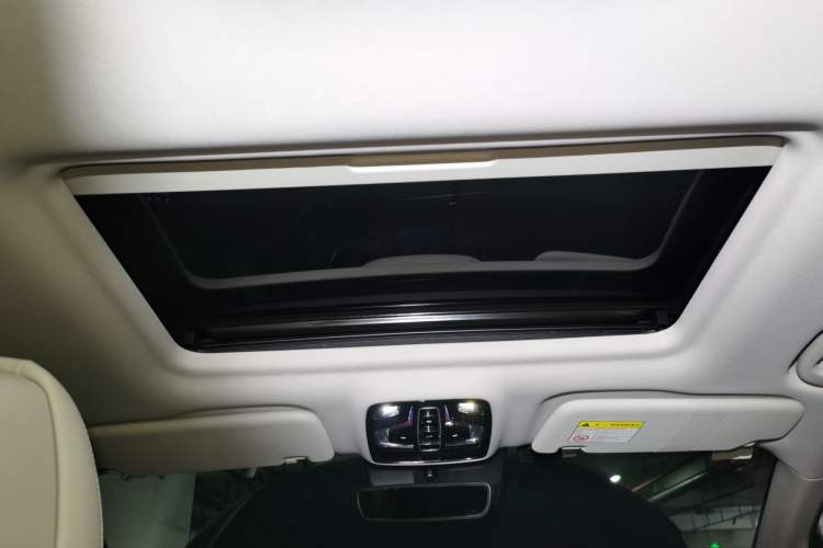 Used Roewe iMAX8 2021 400TGI Supreme Series Ultimate Edition Headliner