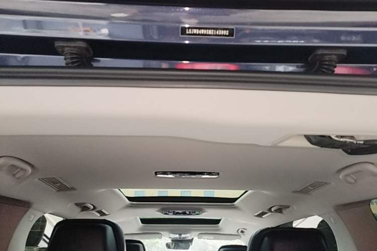 Used Roewe iMAX8 2021 400TGI Supreme Series Prestige Edition Headliner