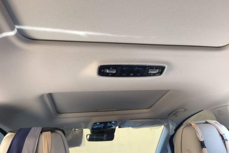 Used Roewe iMAX8 2021 400TGI Supreme Series Ultimate Edition Headliner