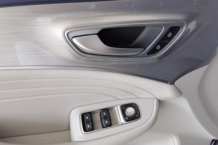 Used Roewe iMAX8 2021 400TGI Supreme Series Prestige Edition Interior 11