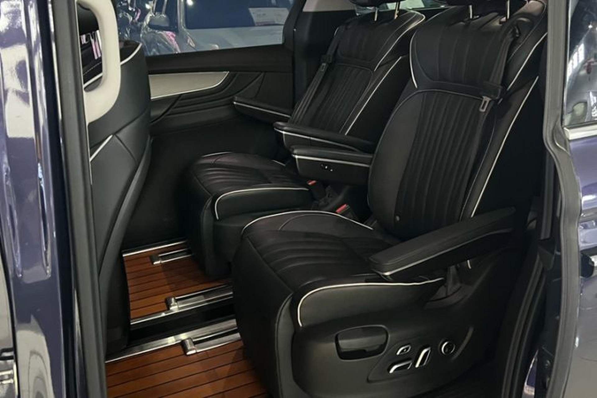 Used Roewe iMAX8 2021 400TGI Supreme Series Prestige Edition Interior 2