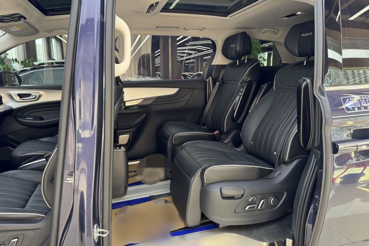 Used Roewe iMAX8 2021 400TGI Supreme Series Ultimate Edition Interior 2