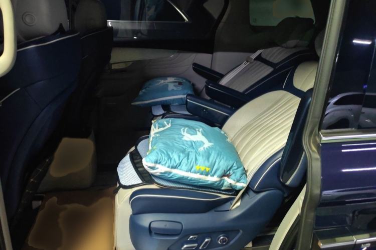 Used Roewe iMAX8 2021 400TGI Supreme Series Prestige Edition Interior 4