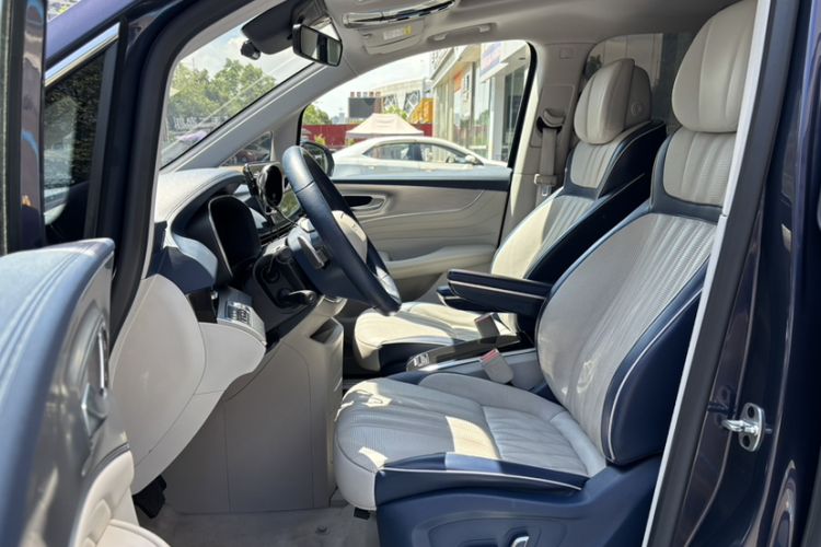 Used Roewe iMAX8 2021 400TGI Supreme Series Prestige Edition Interior 4