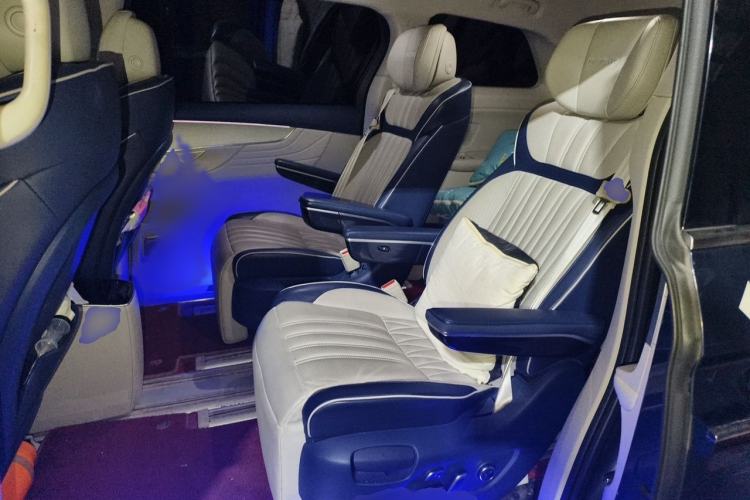 Used Roewe iMAX8 2021 400TGI Supreme Series Prestige Edition Interior 4