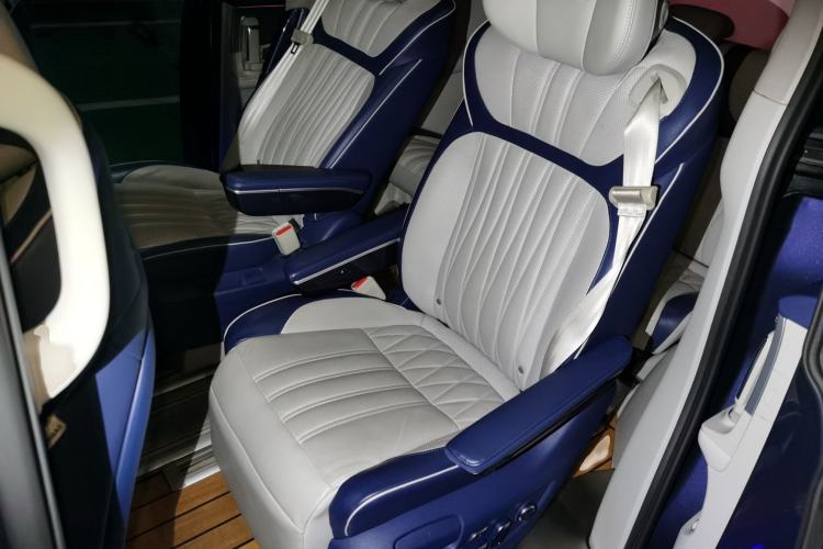 Used Roewe iMAX8 2021 400TGI Supreme Series Ultimate Edition Interior 4
