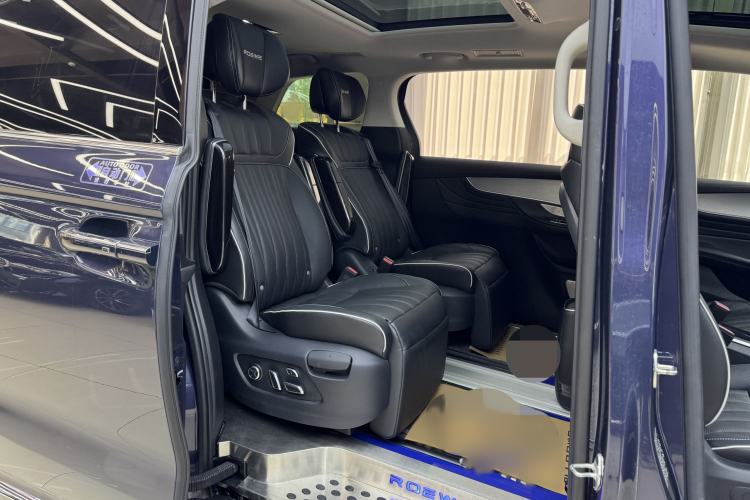 Used Roewe iMAX8 2021 400TGI Supreme Series Ultimate Edition Interior 5