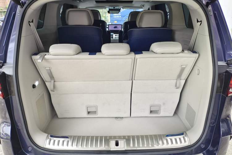 Used Roewe iMAX8 2021 400TGI Supreme Series Ultimate Edition Interior 7