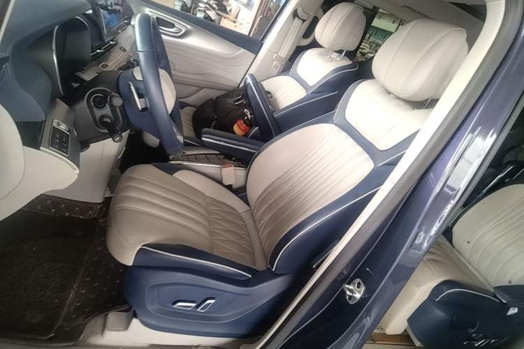 Used Roewe iMAX8 2021 400TGI Supreme Series Prestige Edition Left Front Seat