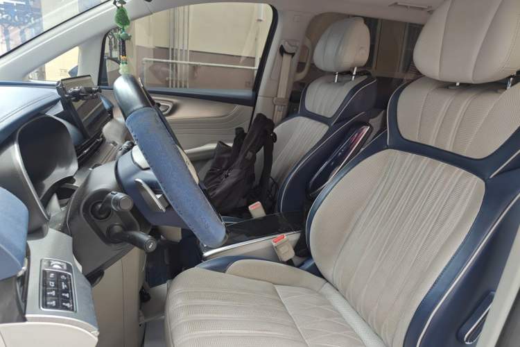 Used Roewe iMAX8 2021 400TGI Supreme Series Ultimate Edition Left Front Seat