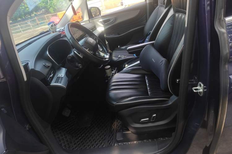 Used Roewe iMAX8 2021 400TGI Supreme Series Prestige Edition Left Front Seat