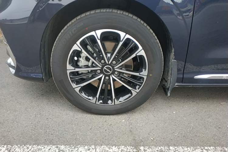 Used Roewe iMAX8 2021 400TGI Supreme Series Prestige Edition Left Front Wheel Hub