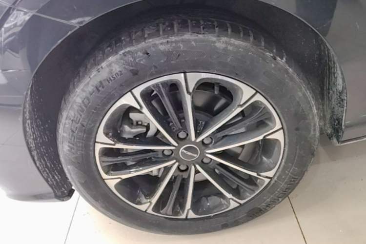 Used Roewe iMAX8 2021 400TGI Supreme Series Prestige Edition Left Front Wheel Hub