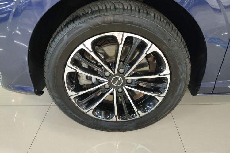 Used Roewe iMAX8 2021 400TGI Supreme Series Prestige Edition Left Front Wheel Hub