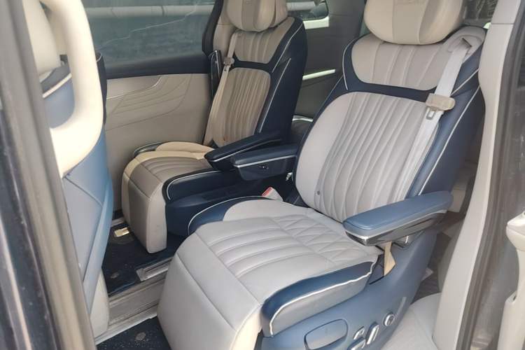 Used Roewe iMAX8 2021 400TGI Supreme Series Prestige Edition Left Rear Seat