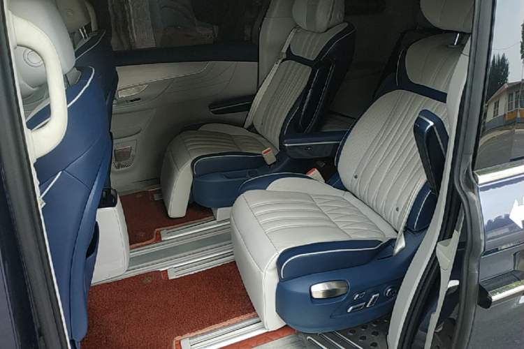 Used Roewe iMAX8 2021 400TGI Supreme Series Prestige Edition Left Rear Seat