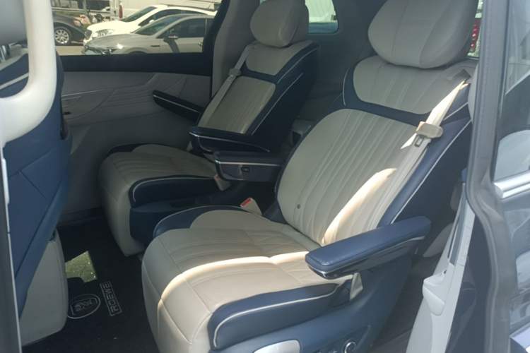 Used Roewe iMAX8 2021 400TGI Supreme Series Ultimate Edition Left Rear Seat
