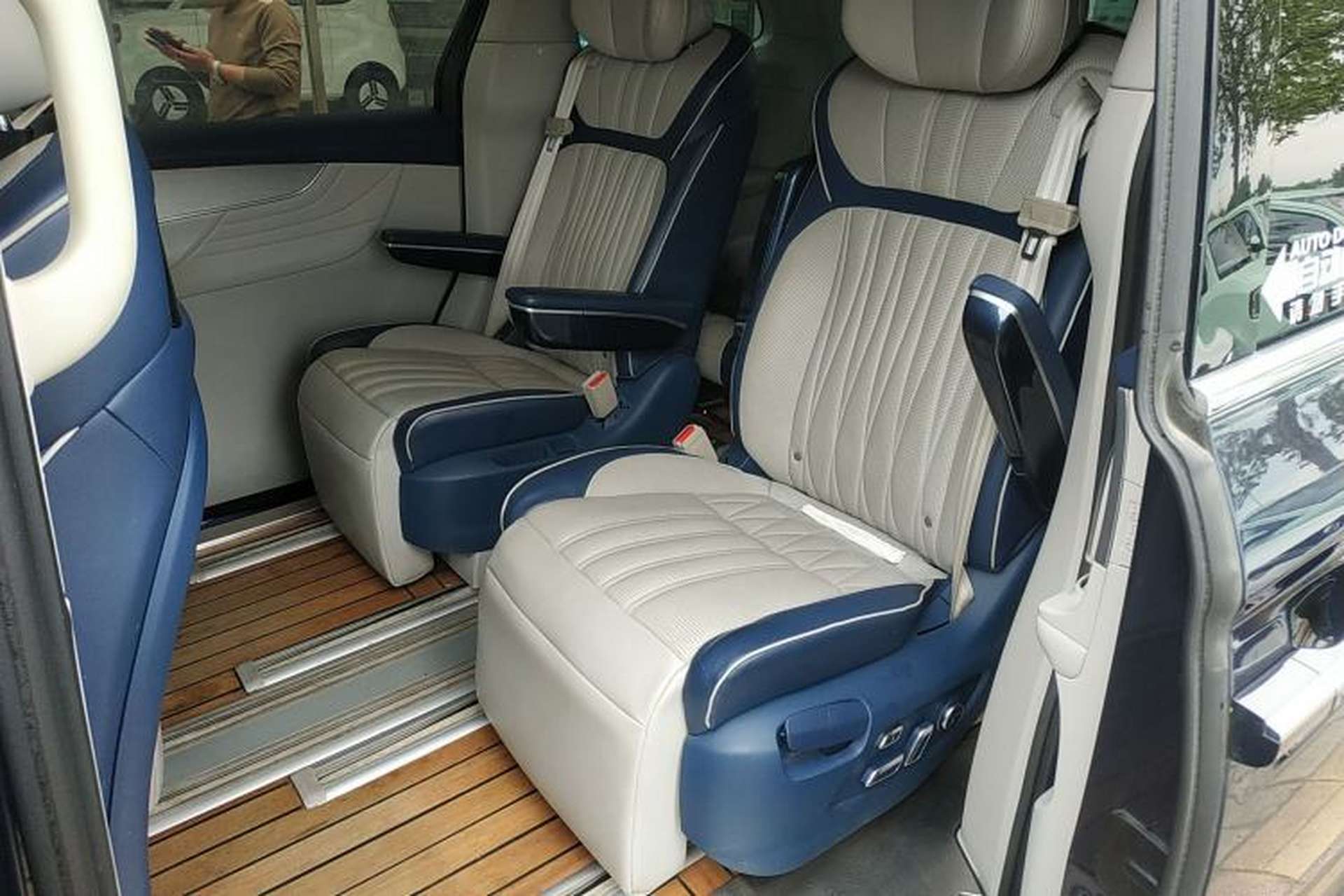 Used Roewe iMAX8 2021 400TGI Supreme Series Ultimate Edition Left Rear Seat