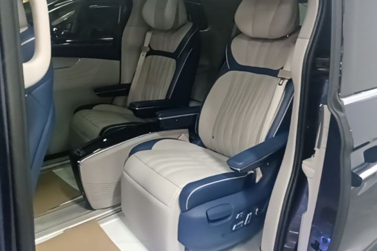 Used Roewe iMAX8 2021 400TGI Supreme Series Prestige Edition Left Rear Seat