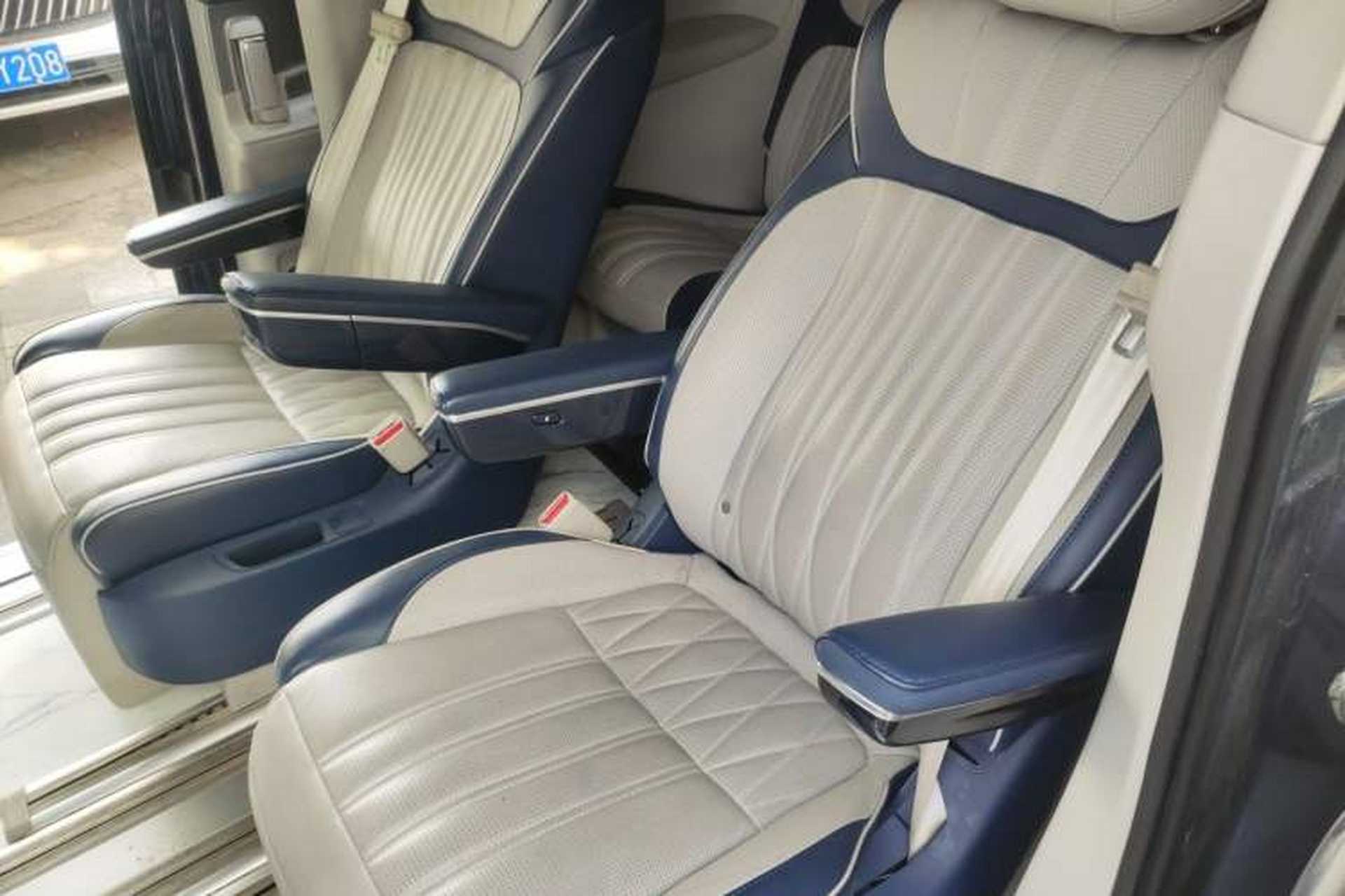 Used Roewe iMAX8 2021 400TGI Supreme Series Prestige Edition Left Rear Seat