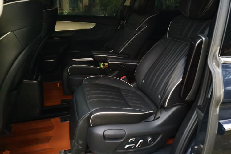 Used Roewe iMAX8 2021 400TGI Supreme Series Prestige Edition Left Rear Seat