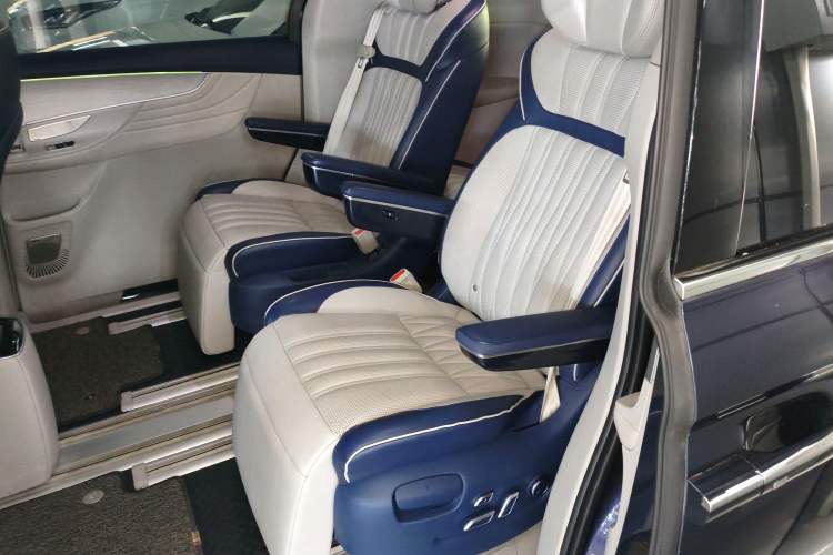 Used Roewe iMAX8 2021 400TGI Supreme Series Prestige Edition Left Rear Seat