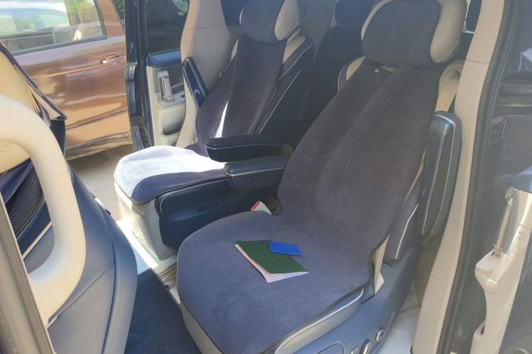 Used Roewe iMAX8 2021 400TGI Supreme Series Ultimate Edition Left Rear Seat
