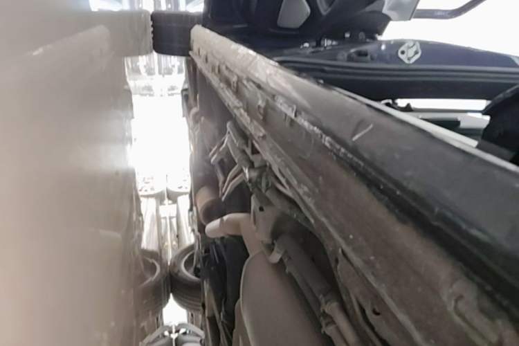 Used Roewe iMAX8 2021 400TGI Supreme Series Prestige Edition Left Side Sill