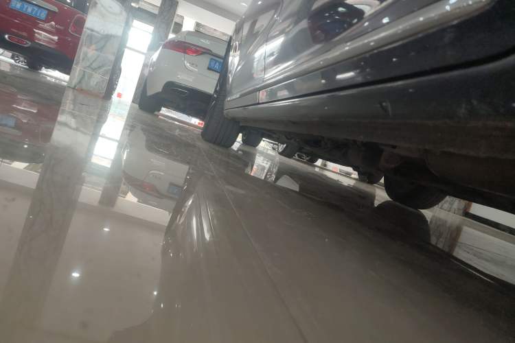 Used Roewe iMAX8 2021 400TGI Supreme Series Prestige Edition Left Side Sill