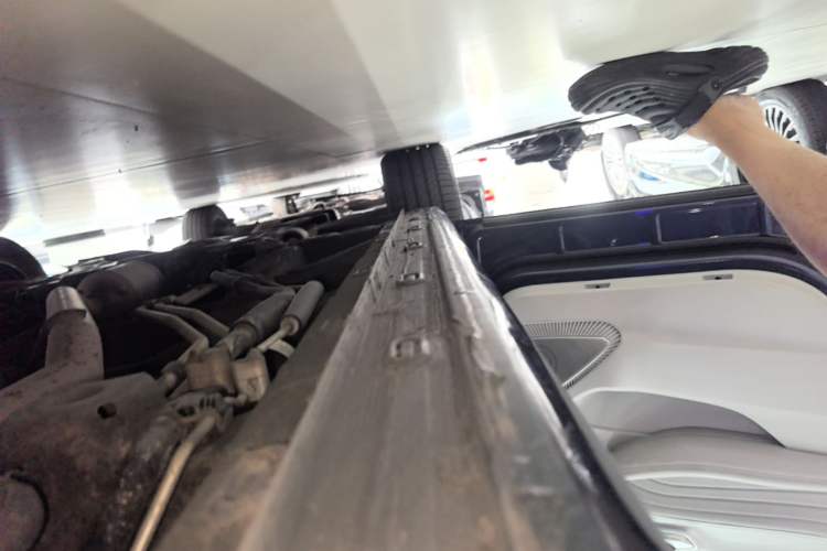 Used Roewe iMAX8 2021 400TGI Supreme Series Prestige Edition Left Side Sill