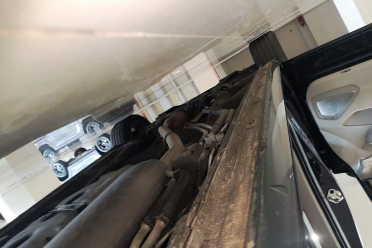 Used Roewe iMAX8 2021 400TGI Supreme Series Prestige Edition Left Side Sill