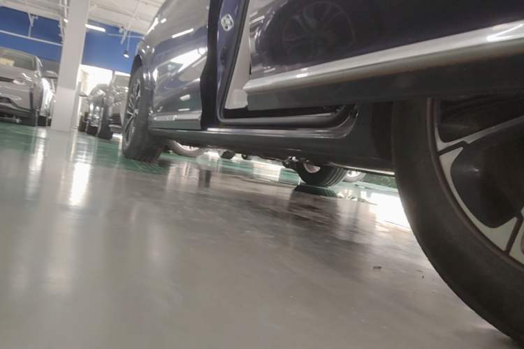 Used Roewe iMAX8 2021 400TGI Supreme Series Prestige Edition Left Side Sill