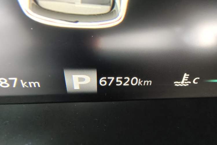 Used Roewe iMAX8 2021 400TGI Supreme Series Ultimate Edition Odometer Close Up